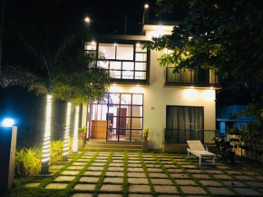 Wave Roost Beach Resort